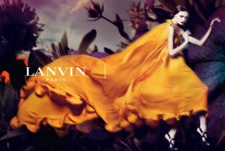 Lanvin 廣告： Elbaz 的裙子以充滿女人味而不失流麗感的剪裁聞名（圖片來源：Lanvin ）