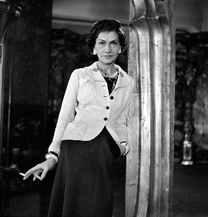 FRANCE - CIRCA 1937: Coco Chanel, French couturier. Paris, 1937. （圖片來源：Getty Images）