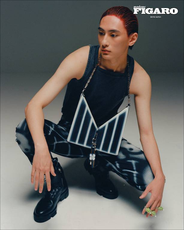 Tank Top With Square Neckline, Chito Sprayed Denim, Lace-Up Combat Boot In Black Leather With 4G Buckle, Chito Clown Ring, Small Cut Out In Padded Leather With Chain, 4G Padlock（圖片來源：MFHK）