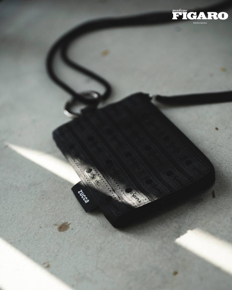 Louver Tape Pouch 掛頸卡片袋 (HK$580)（圖片來源：MF編輯部）
