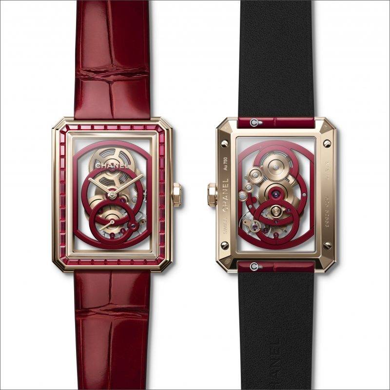 兩款Boy.Friend Red Edition鏤空腕錶，分別為米色金錶殼及藍寶石水晶玻璃錶殼版本，限量發行55枚及100枚。（圖片來源：Chanel） 