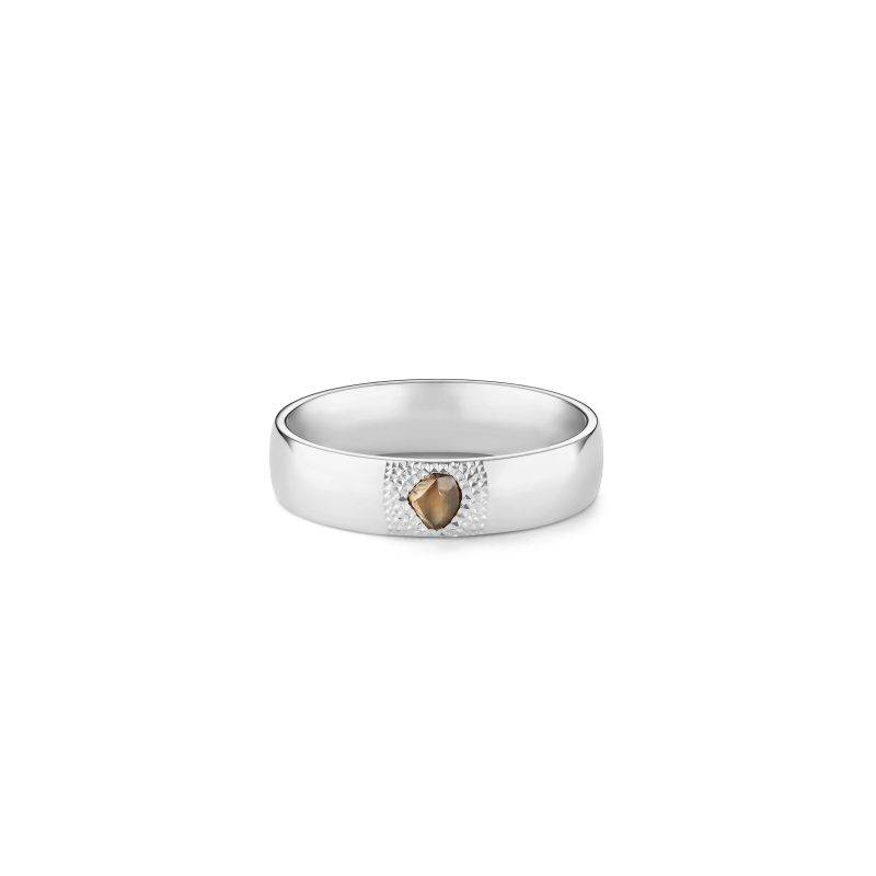 Talisman 白金戒指，鑲嵌鑽石原石 $16,000（圖片來源：De Beers）