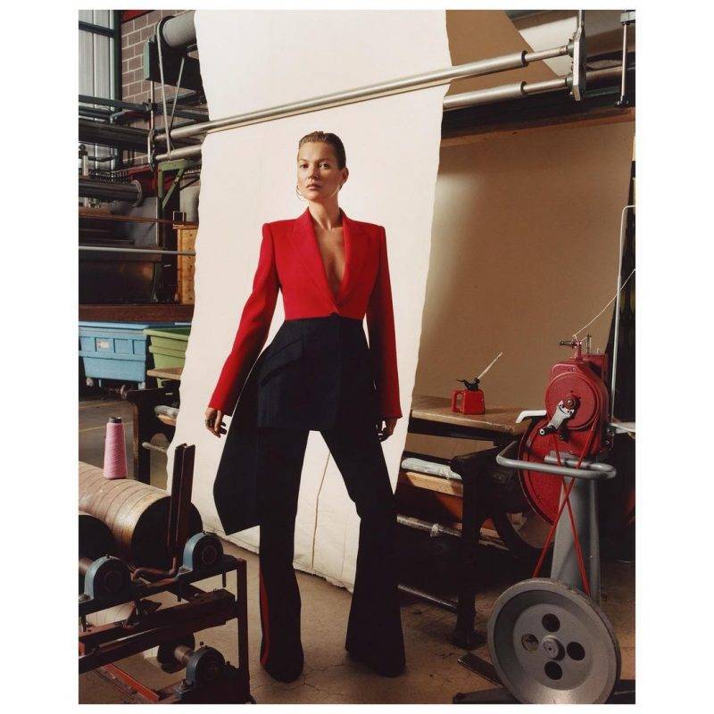Kate Moss 穿上Alexander McQueen 2019系列（圖片來源：IG@katemossagency）