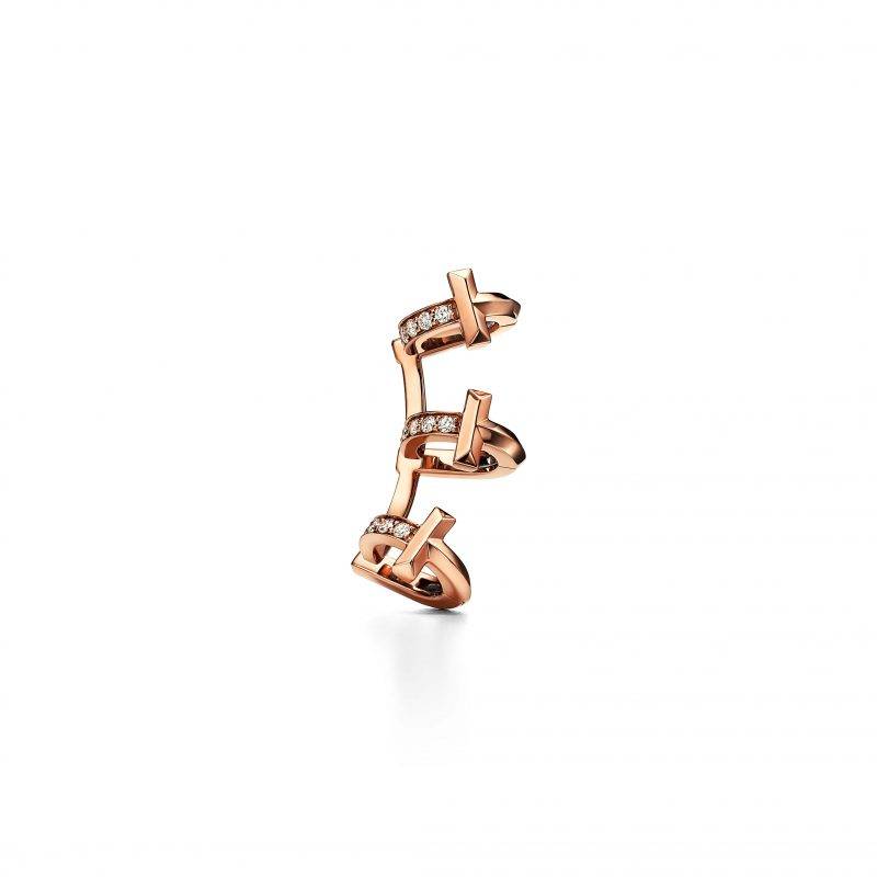 Tiffany T1 系列18k 玫瑰金密鑲鑽石耳骨耳環 售價待定（將於2022年9月推出）（圖片來源：Tiffany & Co.）