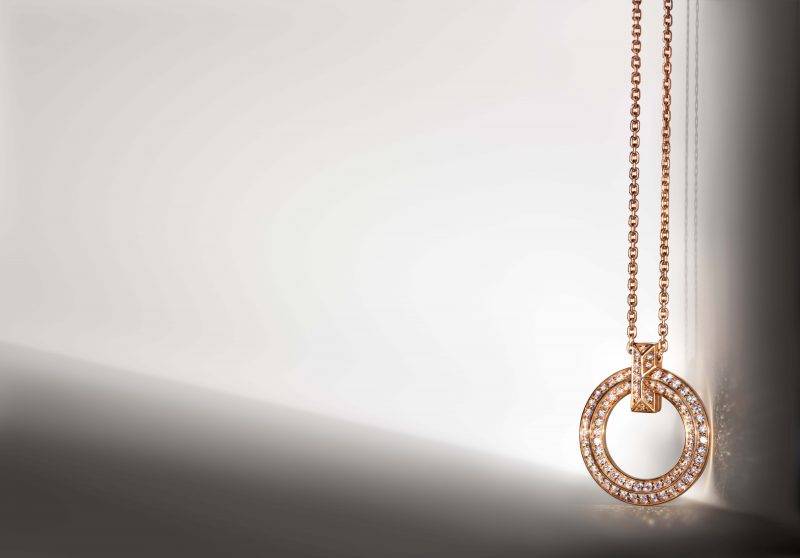 Tiffany T1 系列 18k 金密鑲鑽石項鏈 港幣 64,000（圖片來源：Tiffany & Co.）
