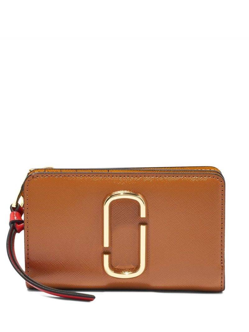 Marc Jacobs The Snapshot Compact wallet HK$1,501（圖片來源：Farfetch）