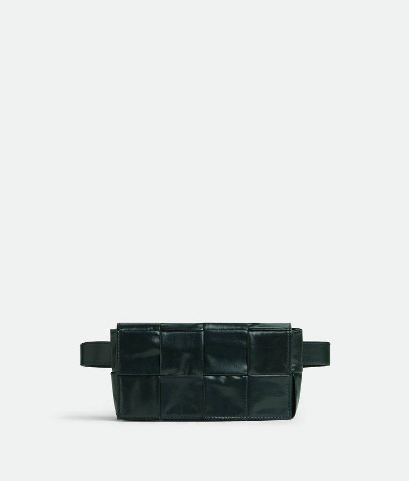 Bottega Veneta Cassette Belt Bag HK$12,300 （圖片來源：Bottega Veneta）