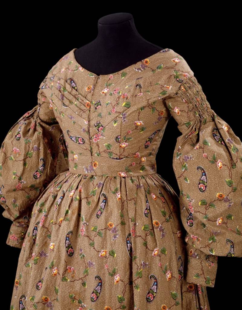 婚紗、英國、約 1835-40 年，由 Mrs. Catherine Rose 提供（圖片來源：V&A 博物館）