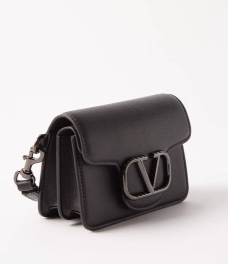 Valentino V-Logo wrist-strap leather cardholder Mathchesfashion 有售（圖片來源：Mathchesfashion ）
