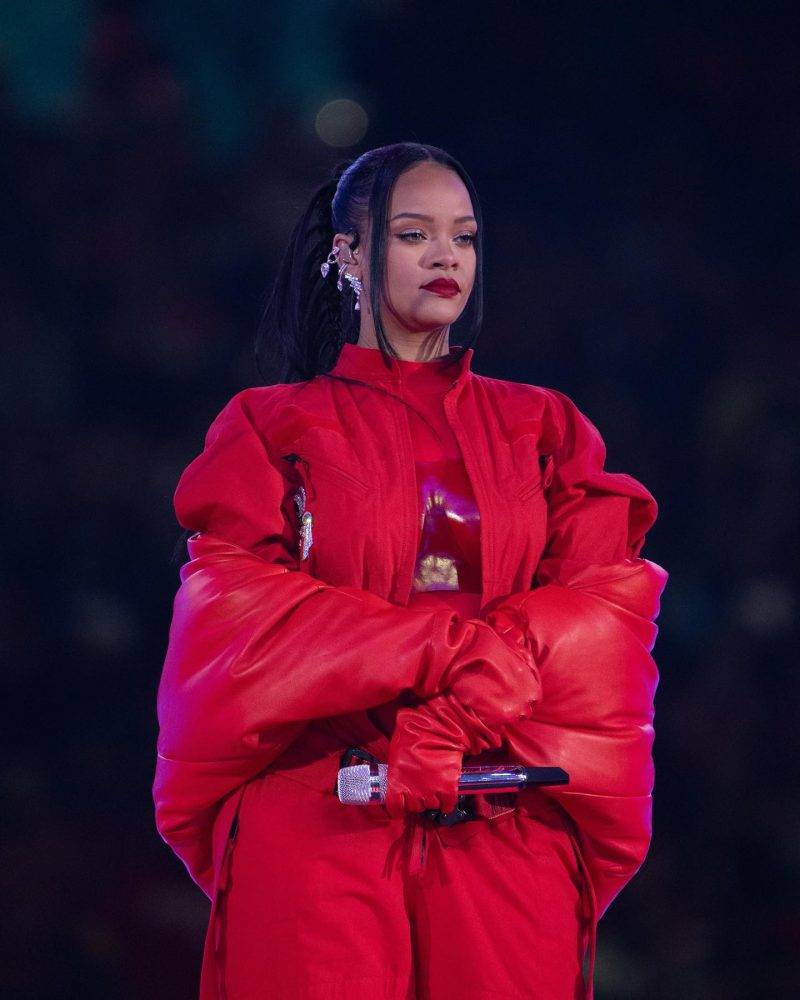 Rihanna於Super Bowl 2023帶來震撼的演出。（圖片來源：IG@fentybeauty）
