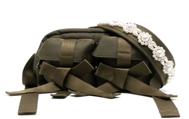 Simone Rocha bow-detail faux pearl-embellished tote bag （Farfetch有售）HK$4,295（圖片來源：Farfetch）