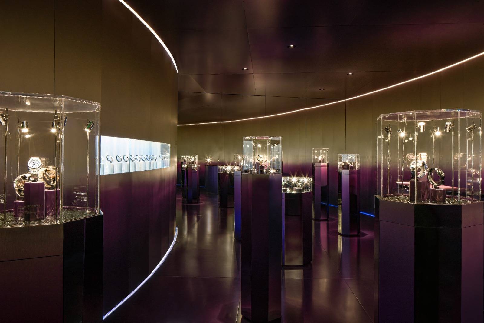 展覽分為3個展廳，分別展示品牌的古董珍藏腕錶與當代錶款。（圖片來源：Audemars Piguet）