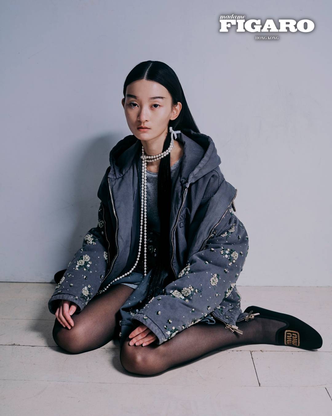 tee, zip-up hoodies, jacket with embroidery & loafers MIU MIU（圖片來源：MF 編輯部）