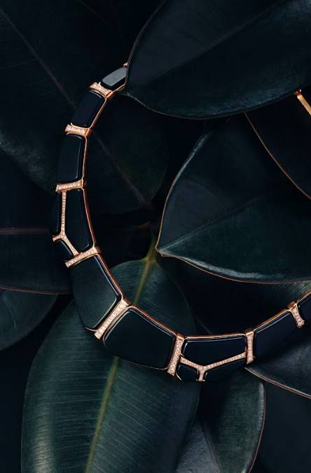 Niloticus Lumière necklace in rose gold, black jade and diamonds<br /> HERMÈS（圖片來源：MF編輯部）