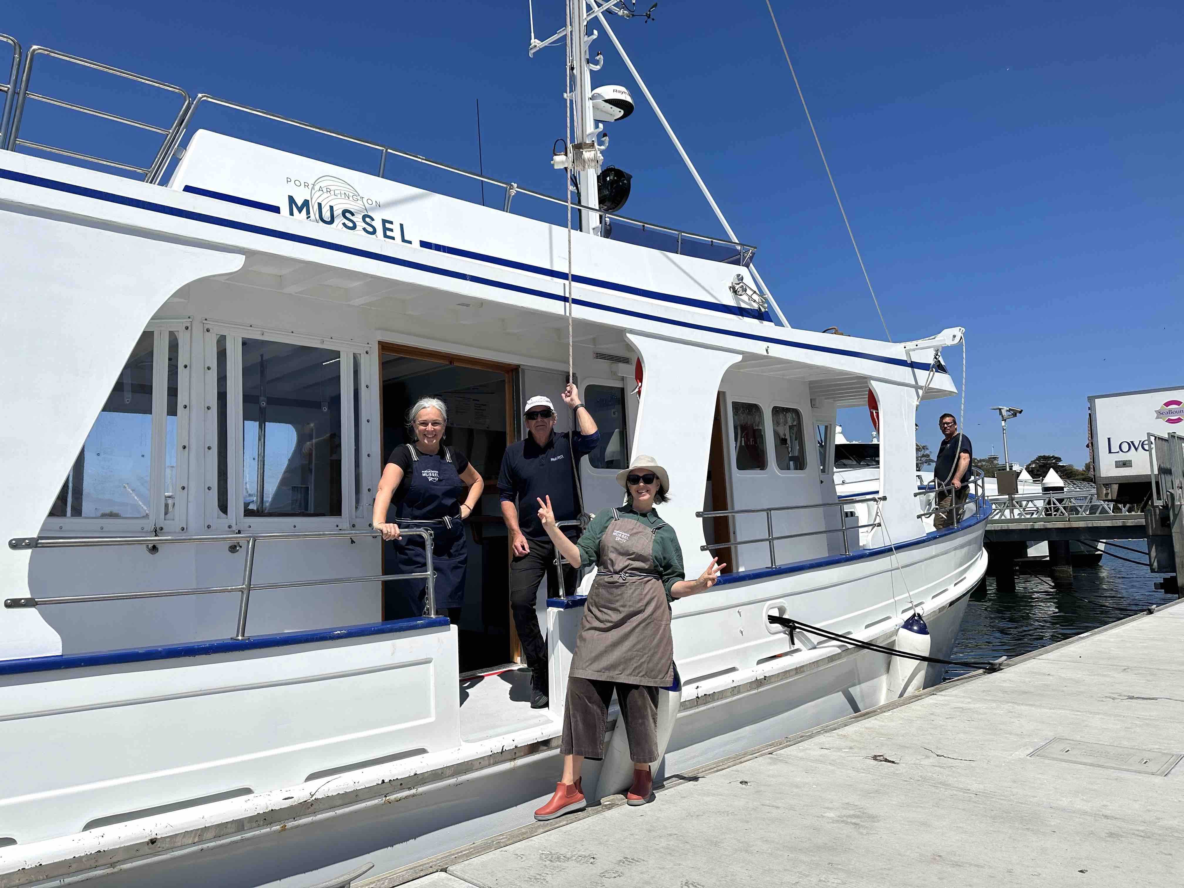 「Mussel Tours」由船長 Lance 和太太 Lizzie 經 營，最多可乘載 12 位乘客（圖片來源：Photo Courtesy of VISIT VICTORIA）