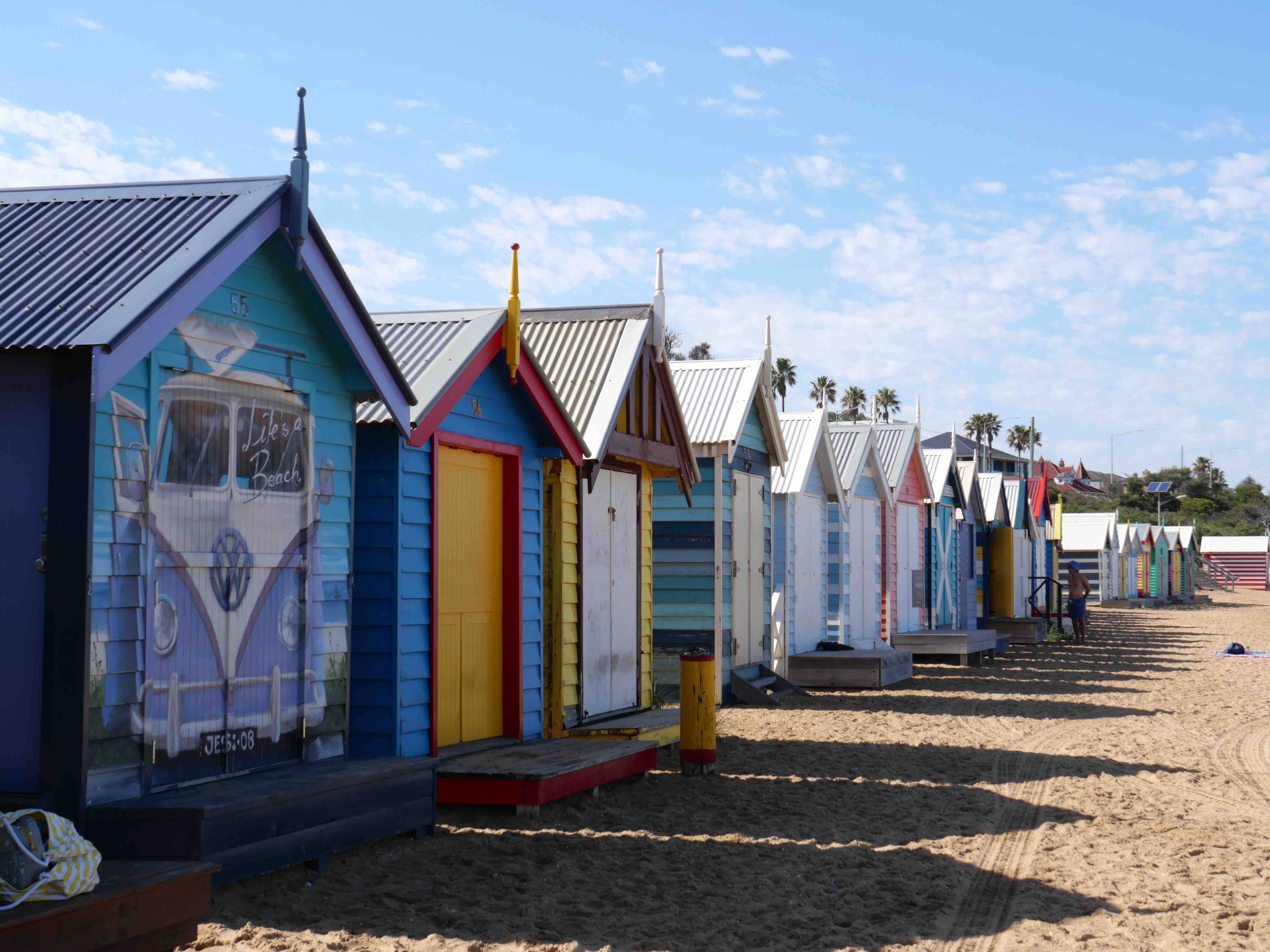途中會經過位於Bayside 的彩虹小屋Brighton Beach Bathing Boxes（圖片來源：Photo Courtesy of VISIT VICTORIA）